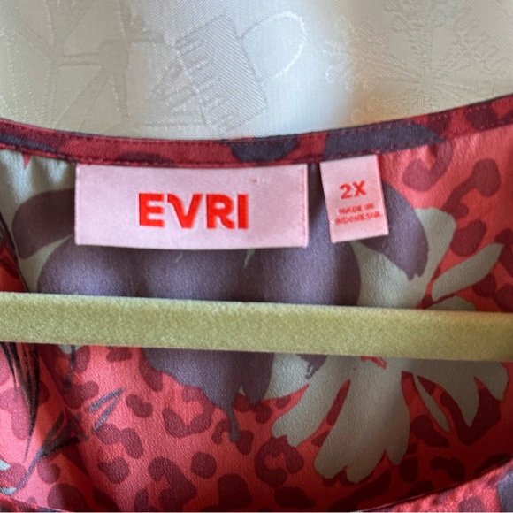 EVRI Red and Gray Floral Blouse - Picture 3 of 3